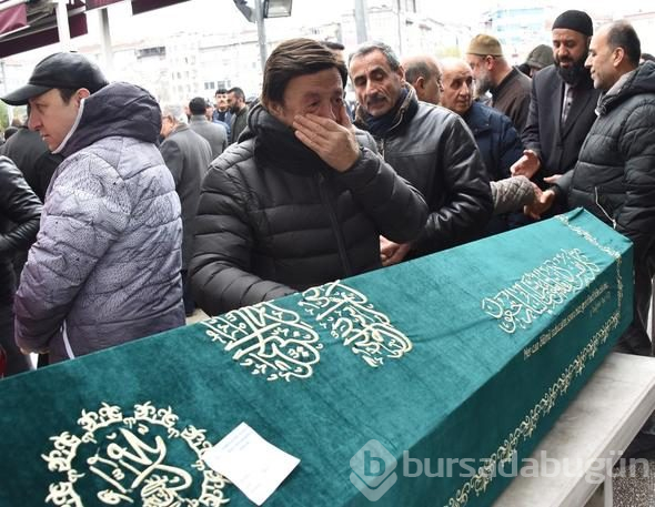 En acı veda! Ünlü sanatçının gözyaşları sel oldu
