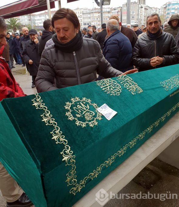 En acı veda! Ünlü sanatçının gözyaşları sel oldu
