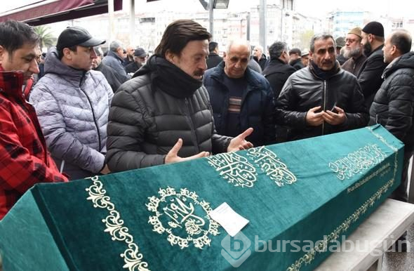 En acı veda! Ünlü sanatçının gözyaşları sel oldu
