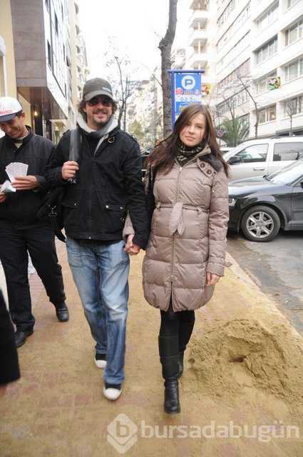 Tan Sağtürk ailesiyle birlikte Uludağ'da
