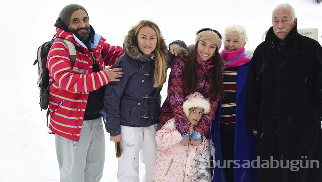 Duygu Sarışın ailesiyle Uludağ'da
