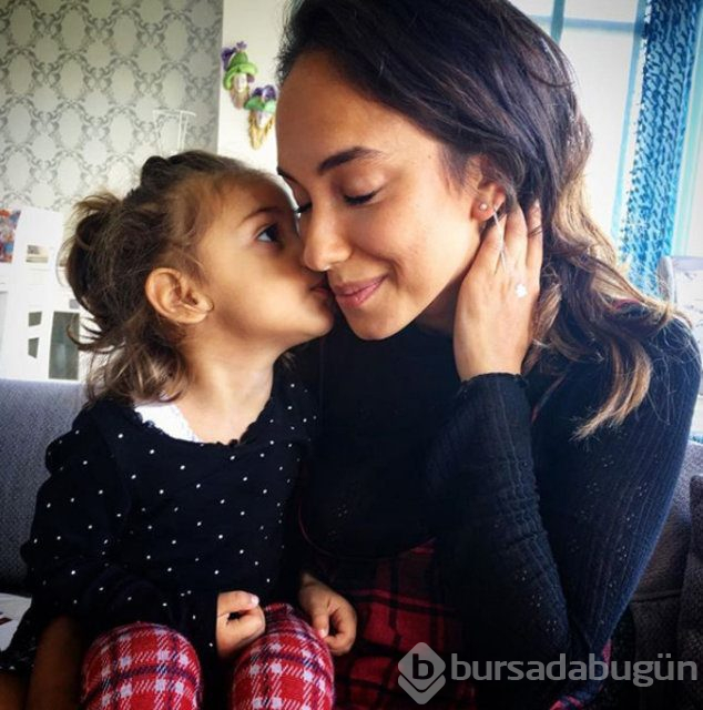 Duygu Sarışın ailesiyle Uludağ'da
