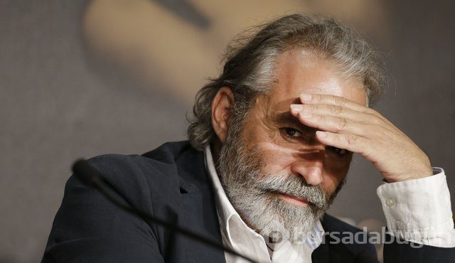 Haluk Bilginer ile Aşkın Nur Yengi çifti kızlarıyla Kıbrıs yolcusu
