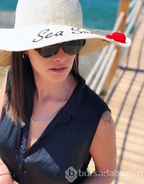 Hande Soral dikişleri çıkar çıkmaz ailesiyle buluştu
