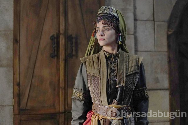 Hande Soral dikişleri çıkar çıkmaz ailesiyle buluştu
