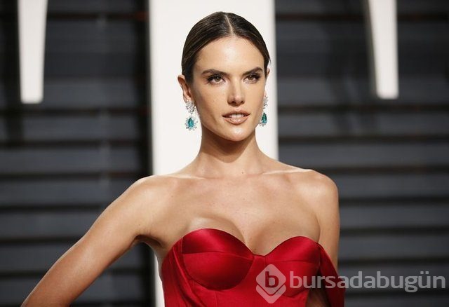 Alessandra Ambrosio Florianopolis tatiline devam ediyor
