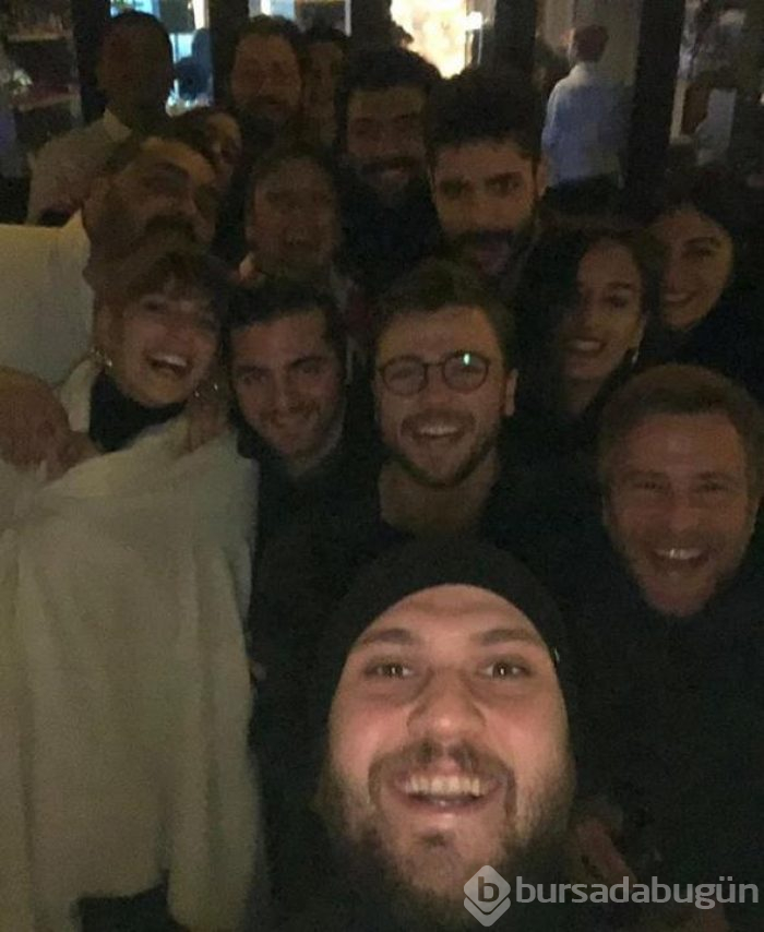 Ünlü isimler yeni yıla böyle girdi!
