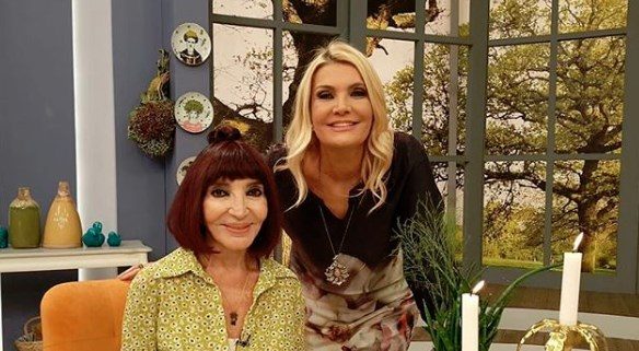 Ünlü isimlerden Gülriz Sururi'ye veda