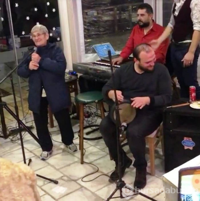Prof. Dr. Canan Karatay sahneye çıkıp şarkı söyledi