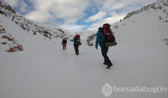 Nemrut Dağı'ndaki devasa heykeller buz kesti
