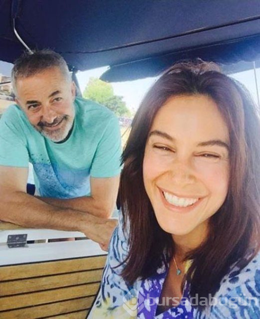 Arzum Onan-Mehmet Aslantuğ çiftinden romantik yeni yıl mesajı

