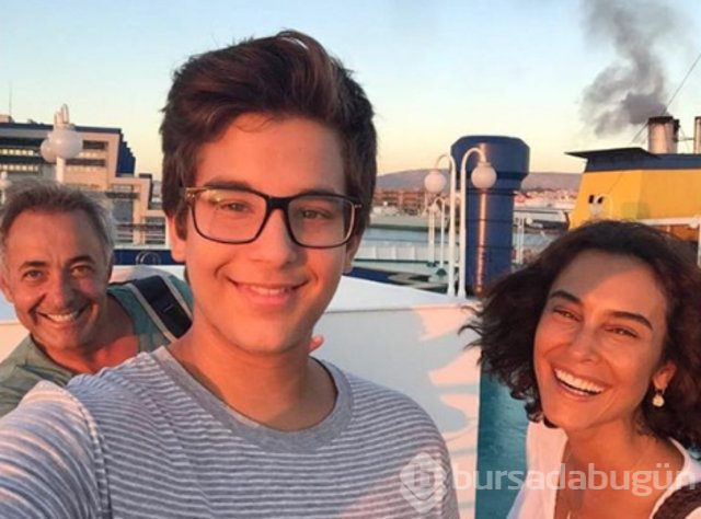 Arzum Onan-Mehmet Aslantuğ çiftinden romantik yeni yıl mesajı
