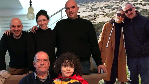 Sevgilisini ailesiyle tanıştırdı
