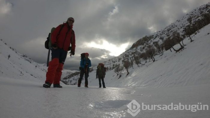 Nemrut Dağı'ndaki devasa heykeller karda kayboldu
