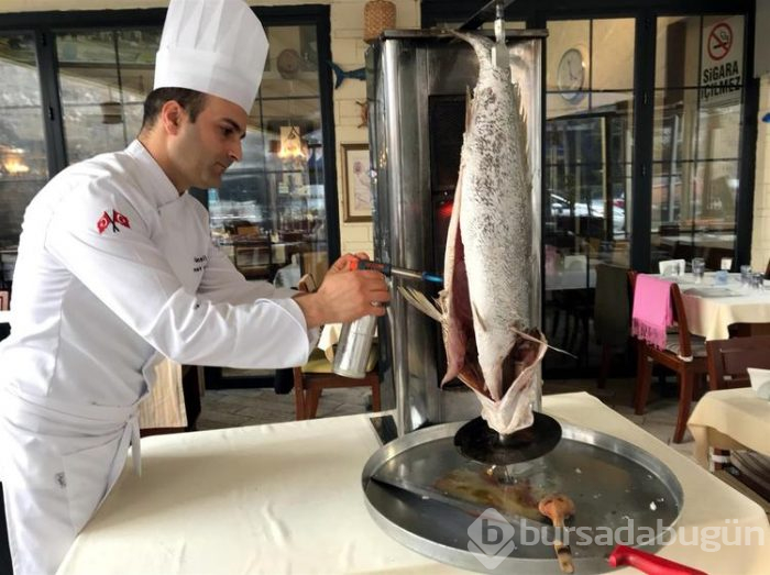 Görenler çok şaşırıyor! Bütün balıktan döner yaptı, yiyenler bayıldı
