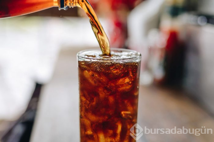 Dünyaca ünlü fast food zincirinde kola ve patates skandalı
