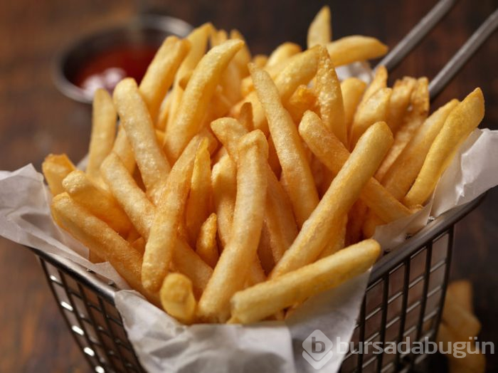 Dünyaca ünlü fast food zincirinde kola ve patates skandalı
