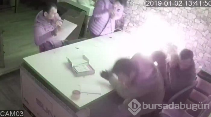 Tamir ederken elinde patladı
