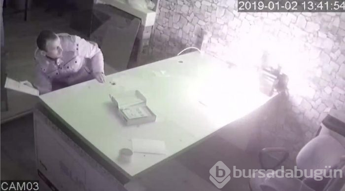 Tamir ederken elinde patladı
