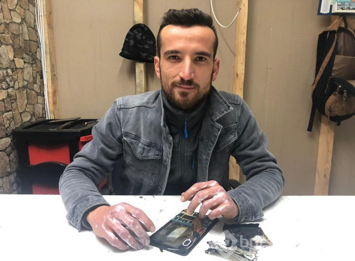 Tamir ederken elinde patladı

