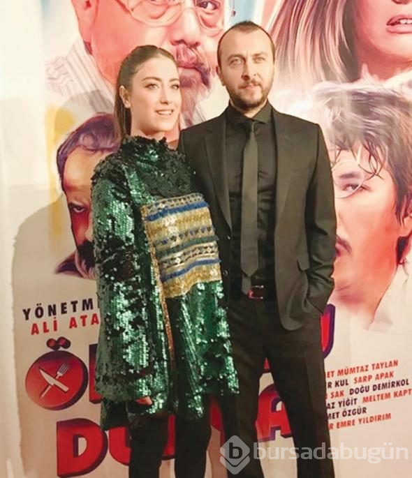 Hazal Kaya ile Ali Atay'ın düğün davetiyesi ortaya çıktı!
