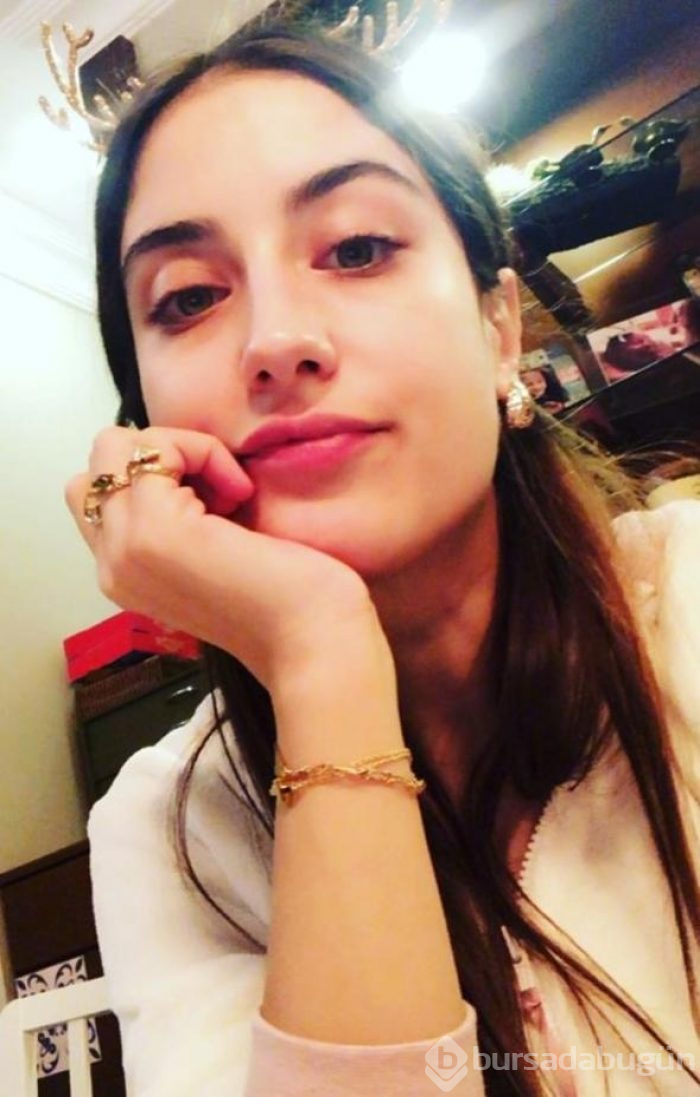 Hazal Kaya ile Ali Atay'ın düğün davetiyesi ortaya çıktı!
