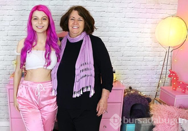  24 yaşındaki youtube yıldızı julia zelg, 61 yaşındaki kız arkadaşına evlenme teklifi etti
