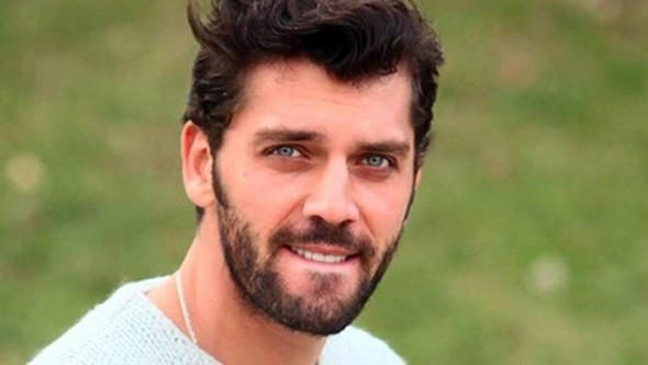 Ünlü oyuncu canlı yayında itiraf etti: Erkeklerden de kadınlardan da ahlaksız teklifler aldım!

