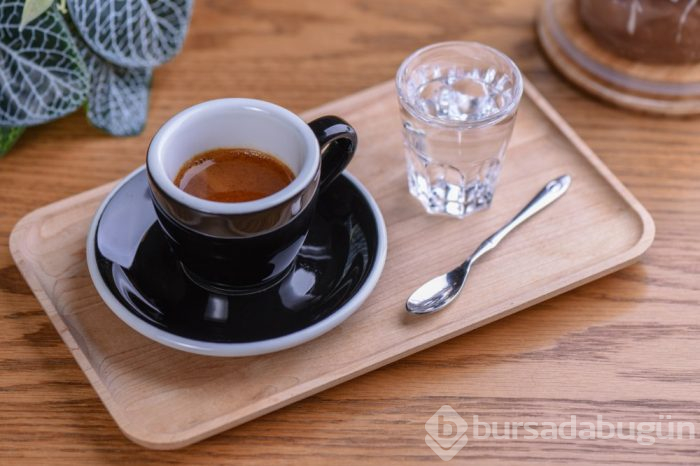 Kahve içerken su içmek neden önemli!