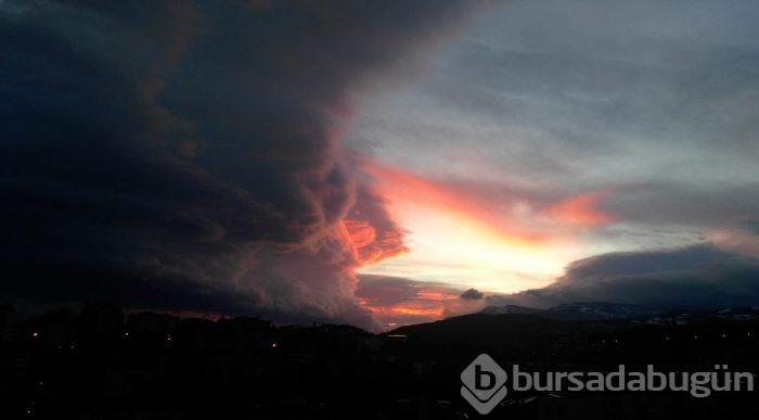 Bursa'yı kara bulutlar sardı!