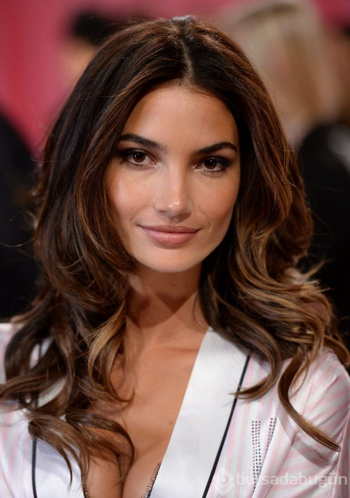 Lily Aldridge doğum için gün sayıyor