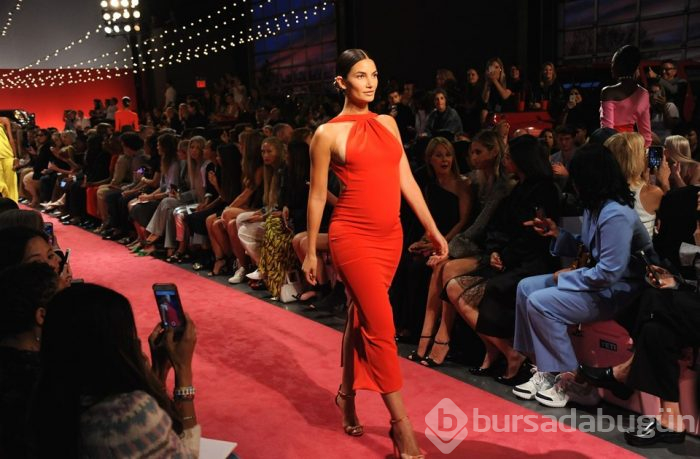 Lily Aldridge doğum için gün sayıyor
