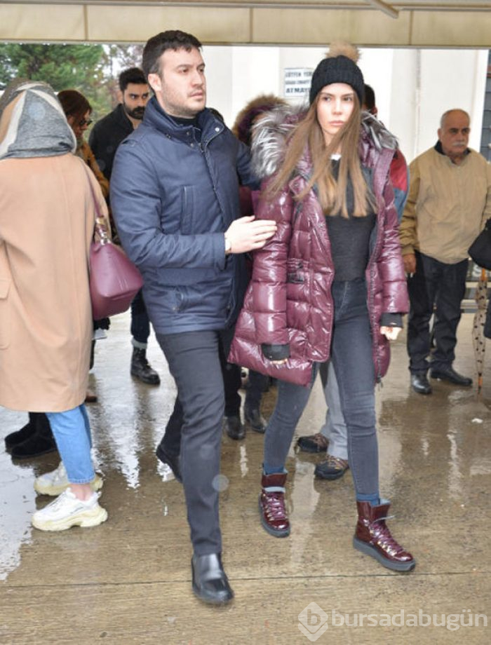 Hande Erçel'den annesine veda
