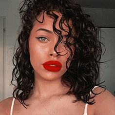 Nisrina Sbia Instagram'ı kasıp kavuruyor

