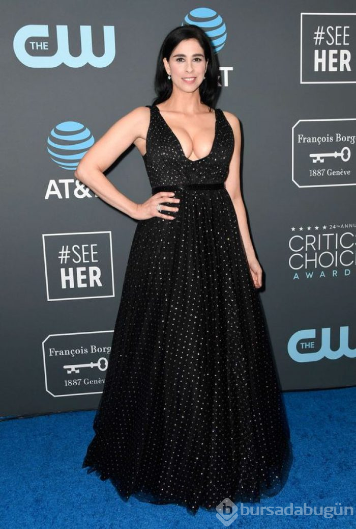 Sarah Silverman'ın dekoltesi olay oldu!
