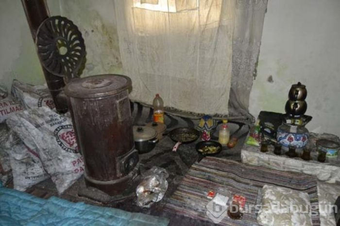 Her gün ölümle yüz yüze gelerek yaşıyor
