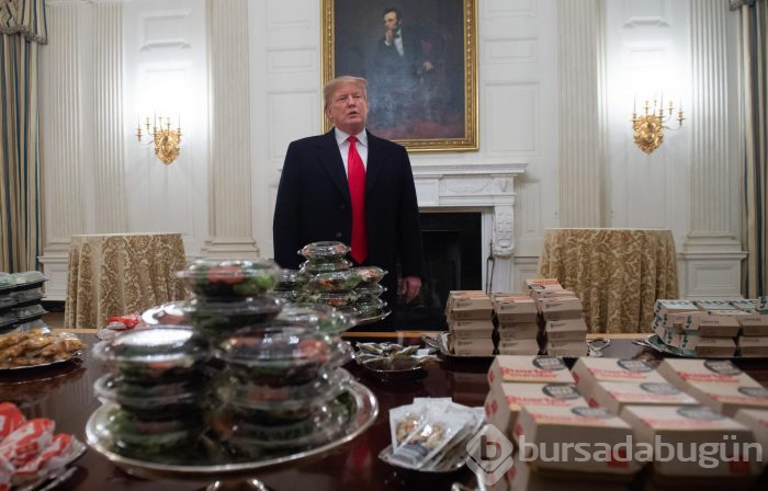 Trump "personel yok" dedi, herkese hamburger sipariş etti
