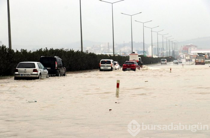 Hatay'da caddeler göle döndü