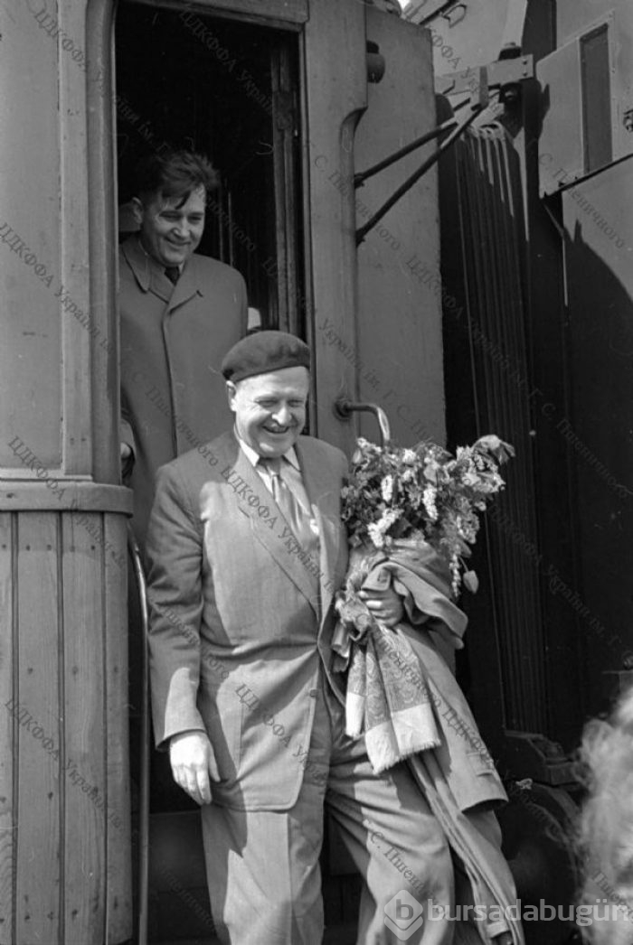 Nazım Hikmet 117 yaşında! (Doğum gününde bilinmeyen fotoğrafları)