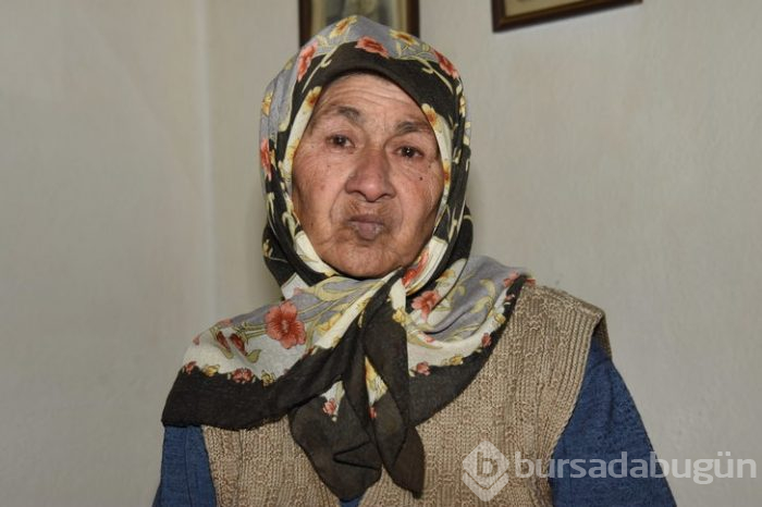 150 lira kira veriyor, elektrik parası ödememek için karanlıkta oturuyor
