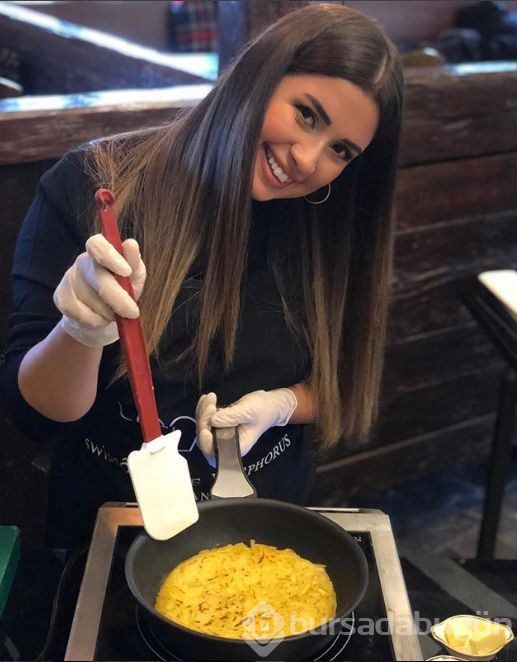 Dua Lipa ev halini paylaştı (Ünlülerin ev halleri)