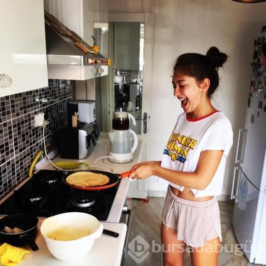 Dua Lipa ev halini paylaştı (Ünlülerin ev halleri)