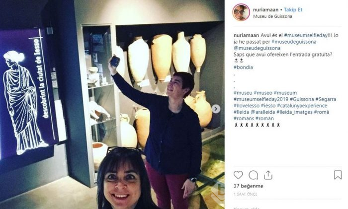 Sosyal medyada Müzede Selfie Günü (Museum Selfie Day) paylaşımları