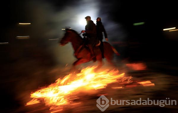 Atlar ateş üstünde yürütüldü! İşte sebebi
