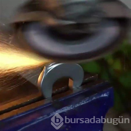 Elindeki anahtardan bakın neler yaptı
