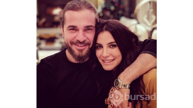 Engin Altan Düzyatan-Neslişah Alkoçlar çifti gece gezmesinde
