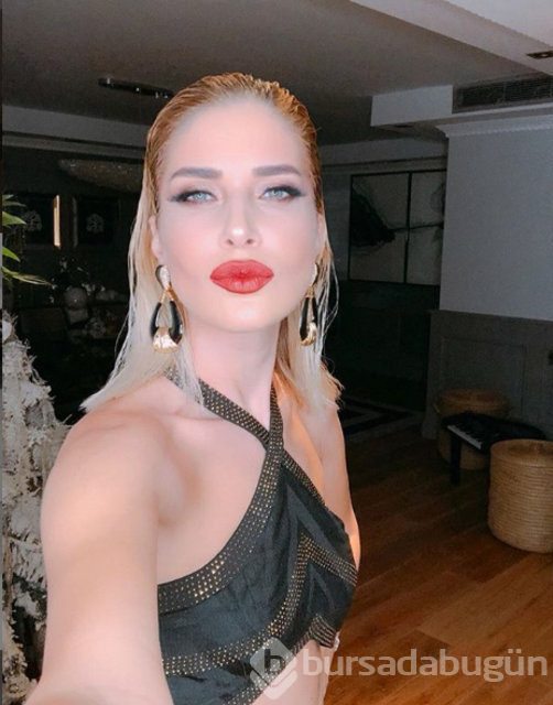 Mustafa Sandal, Melis Sütşurup ile aşkını ilan etti
