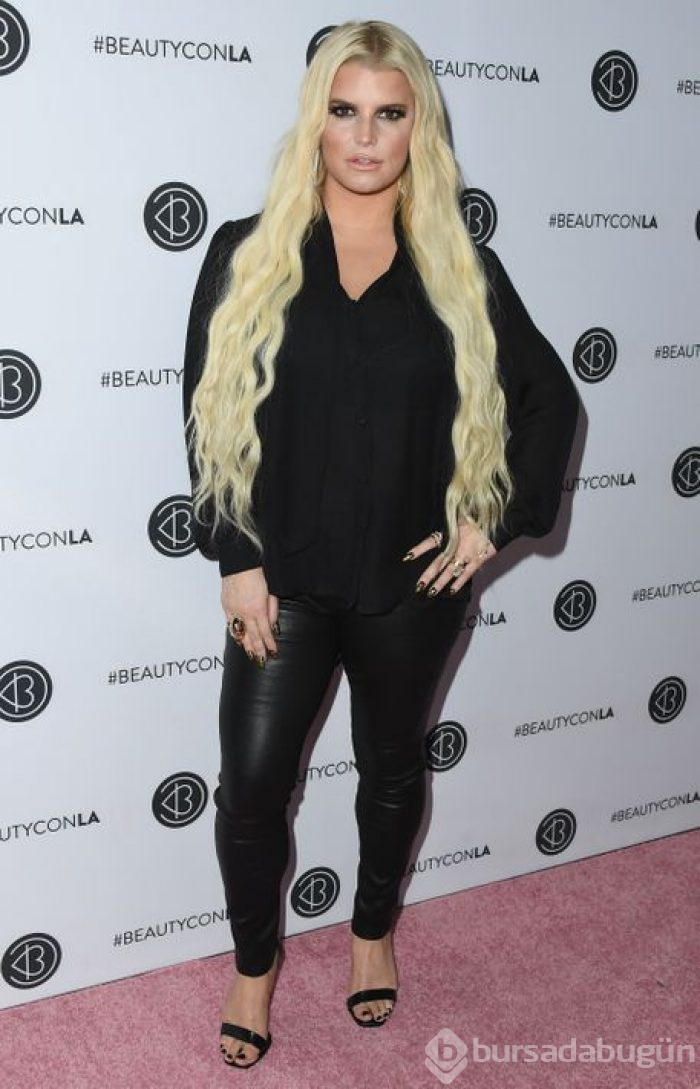 Jessica Simpson bebeği için gün sayıyor
