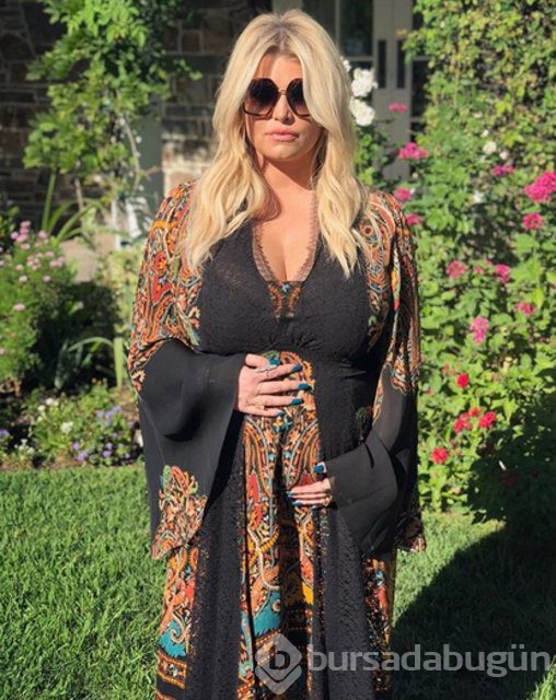 Jessica Simpson bebeği için gün sayıyor

