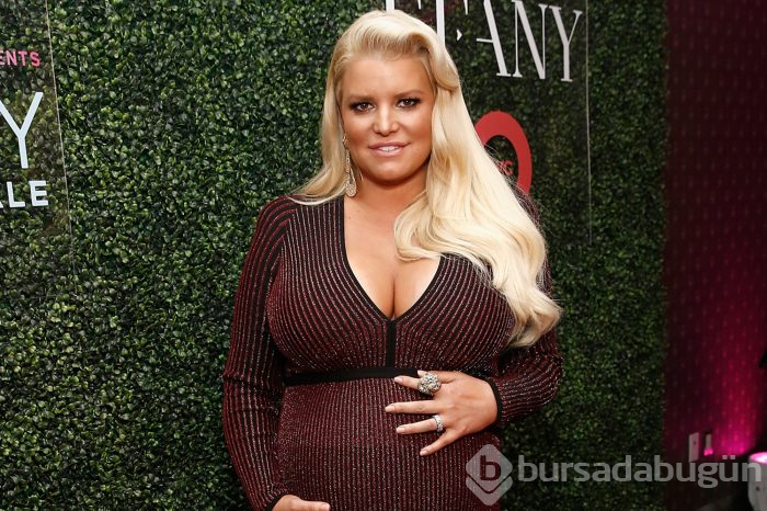 Jessica Simpson bebeği için gün sayıyor
